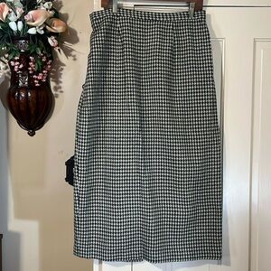 Academia style houndstooth maxi skirt, size 14